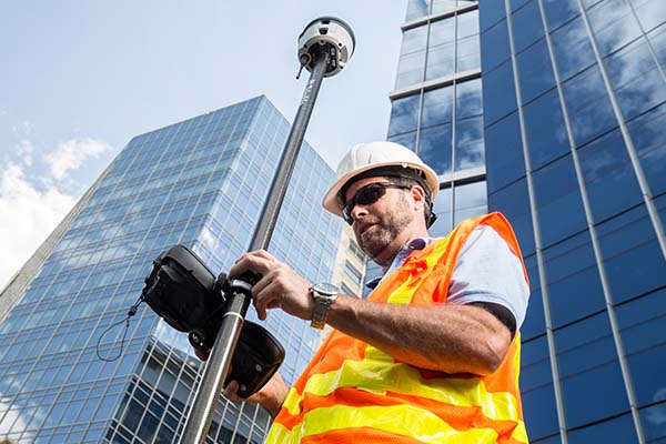Trimble R12 Integrated GNSS System